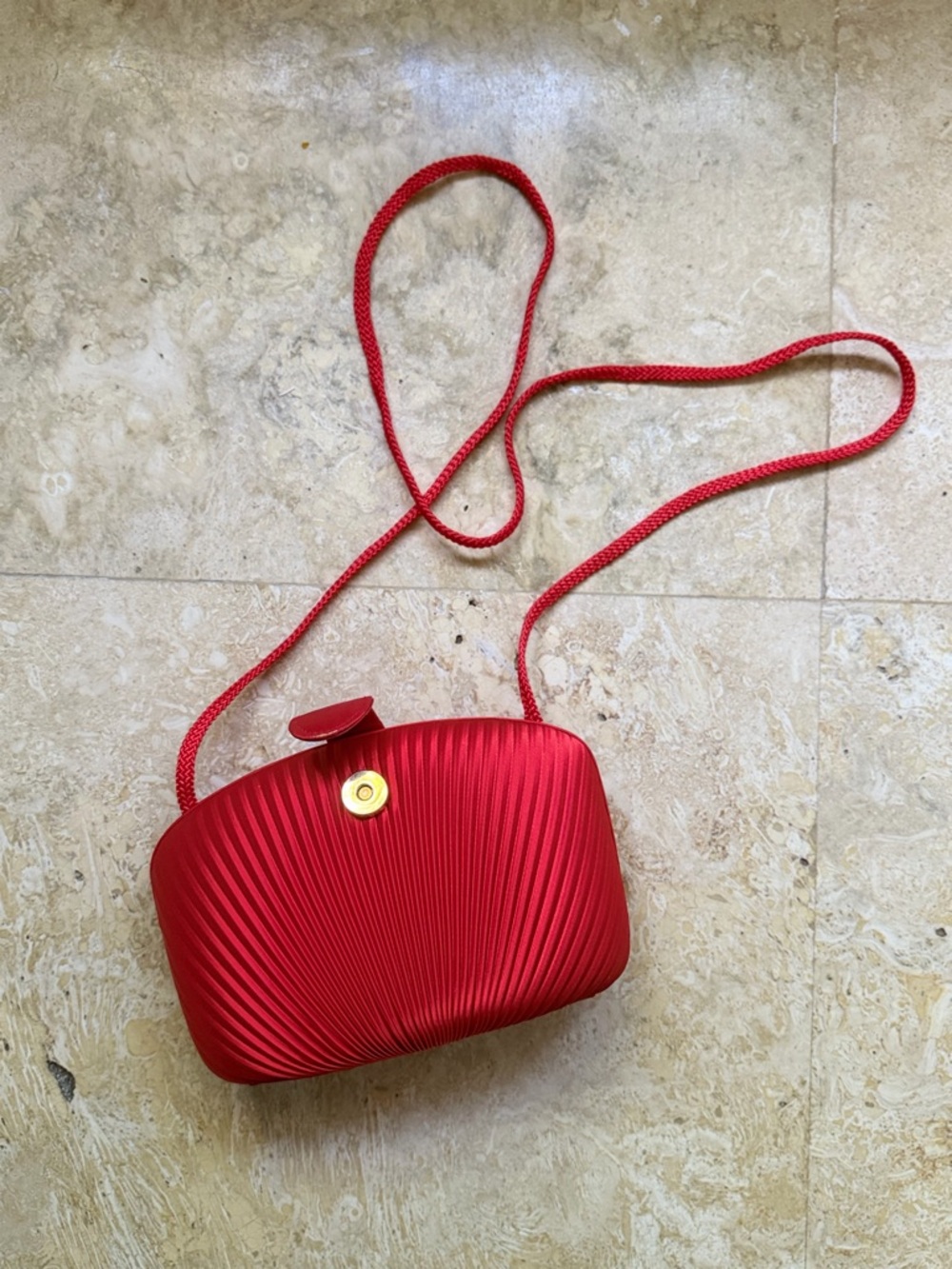 Vintage Magid Red Pleated Crossbody Evening Bag Scallop Cushion Magnetic Clutch